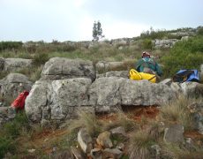 Figura 3 - Zona de entrada do Algar Esquecido (Foto: Jorge Faustino - GEM)