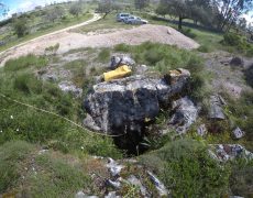 Figura 2 – Entrada do Algar dos Arames (Foto: José Ventura – GEM)