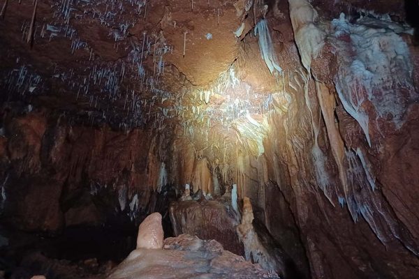 Figura 11 - Zona entre Sala dos Cristais e Galerias Tubiformes (Foto: Teresa Cardoso - GEM)