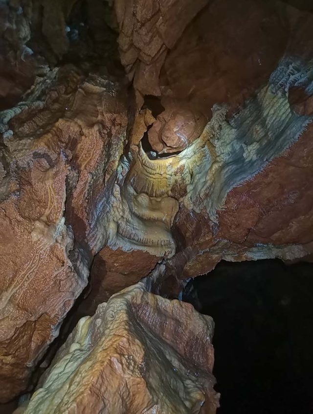 Figura 16 - Zona do Meandro Esquecido, tecto (Foto: Rui Ferreira - GEM)